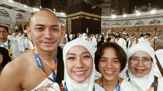 BCL Rayakan Pergantian Tahun dengan Ibadah Umroh Dibanjiri Doa: Bisa Berpenampilan Lebih Tertutup