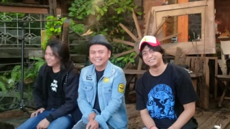 Cara Nyeleneh Stinky Nyanyikan Lagu Mungkinkah Usai Dilarang Ndhank Surahman