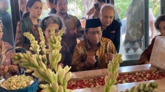 Ziarah ke Makam Bung Hatta, Mahfud MD Singgung Teladan Konsep Dwi Tunggal