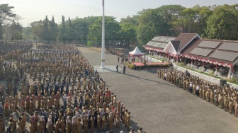 Pj Gubernur Sulsel Beri Kado Awal Tahun untuk PNS