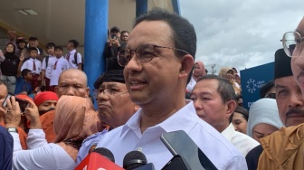 Anies Cerita Kacamatanya Patah Terinjak-injak, Publik Singgung Pengamanan Kampanye