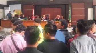 Sidang Pembunuhan Adik Bupati Muratara Dipadati Keluarga Korban: Berharap Dihukum Berat