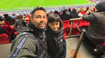 Harga Tiket Pertandingan Liverpool di Anfield yang Ditonton Langsung Raffi Ahmad dan Rafathar