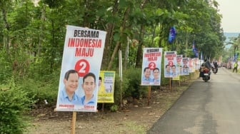 Desa di Banjarnegara Ramai Terpampang Baliho Prabowo-Gibran, Ternyata untuk Menyambut Presiden Jokowi