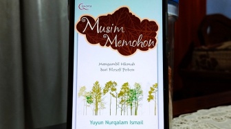 Ulasan Buku Musim Memohon, Mengambil Hikmah dari Filosofi Pohon