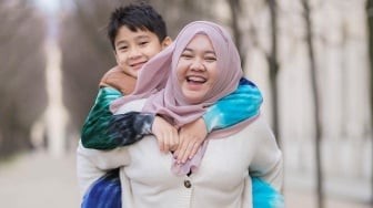 Kebaikan Hati Rafathar Disorot, Tulus Bantu Mbak Lala Dapat Silver Play Button YouTube