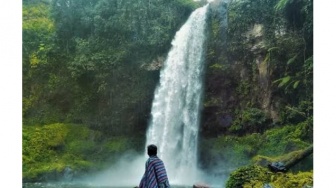 Ulasan Air Terjun Renah Sungai Besar: Pecinta Wisata Ekstrem Wajib ke Sini!