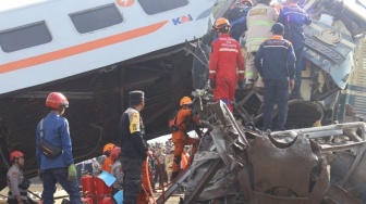 Tertutup Material Gerbong, Satu Korban Tewas Kecelakaan KA Turangga di Cicalengka Sulit Dievakuasi