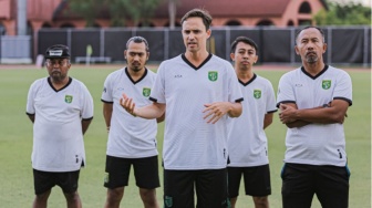 Resmi Menjadi Pelatih Persebaya, Paul Munster Janjikan Hal Ini untuk Klub