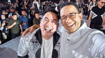 Sama-Sama Didukung Fans Kpop, Anies Baswedan Pamer Selfie Bareng King Nassar