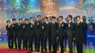 Kemeriahan Red Carpet Golden Disc Awards 2024 di Jakarta International Stadium