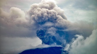 Warga Sekitar Gunung Marapi di Sumbar Diperingatkan PVMBG: Jauhi Radius 4,5 Kilometer!