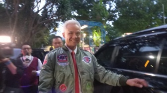 Tampil Kompak Ala Top Gun dengan Mahfud ke Debat Capres, Ganjar: Top Ganjar!