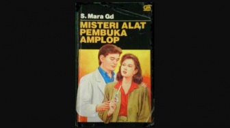 Review Novel Misteri Alat Pembuka Amplop, Penuh Kecurigaan dan Alibi