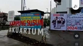 Spanduk AMIN Bertebaran di Kampung Akuarium, Ini Kata Bawaslu DKI