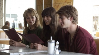 Review Film 'Never Let Me Go', Fiksi Ilmiah tentang Etika Nilai Manusia