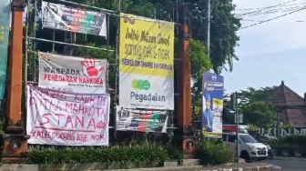 Begini Tulisan Spanduk Sindir Gibran Rakabuming Saat Kampanye di Bali