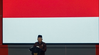 Wakil Presiden Ma'ruf Amin memberikan sambutan saat perayaan HUT ke-51 PDIP di Sekolah Partai, Lenteng Agung, Jakarta, Rabu (10/1/2024). [Suara.com/Alfian Winanto]