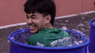 Pelatih Persebaya Wajibkan Seluruh Pemain Lakukan Ice Bath Usai Latihan