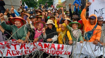 Tolak Sertifikat Lahan, Para Petani di Lampung Geruduk Kantor DPRD