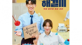 Teaser Queen of Divorce: Kang Ki Young dan Lee Ji Ah Tersenyum Sambut Klien