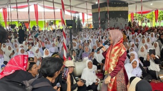 Sambangi Ponpes di Palembang, Atikoh Ganjar Kenalkan Program Santripreneur