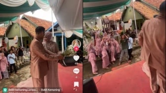 Momen Pasangan Ini Lempar Bunga, Endingnya Malah Bikin Kesal Tamu Undangan