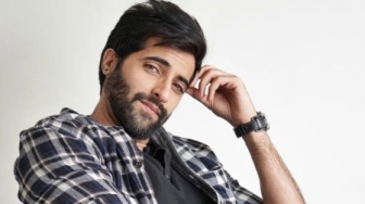 5 Rekomendasi Film Bollywood yang Dibintangi Akshay Oberoi, Terbaru Fighter