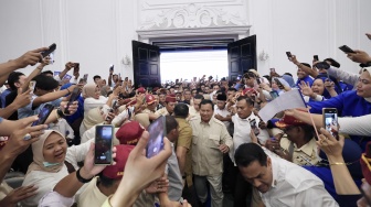 Dibilang Emosian, Prabowo Beri Jogetan: Nggak Takut dengan Fitnah