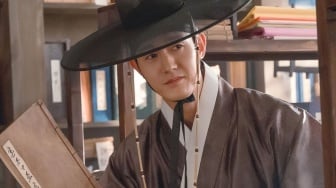 5 Potret Lee Ki Woo di Knight Flower, Jadi Lelaki Tampan yang Berteman dengan Raja