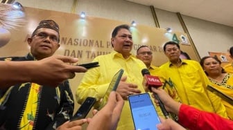 Megawati Siap Turun Gunung Demi Ganjar-Mahfud, Ketum Golkar: Kita di Daratan Terus, Gak di Gunung!