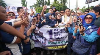 Anies Bikin Heboh Lampung, Ribuan Relawan Sambut Kedatangannya di Bandara Radin Inten II