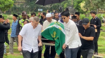 Ibu Maxime Bouttier Sempat Tolak Dirawat di Rumah Luna Maya Sebelum Meninggal