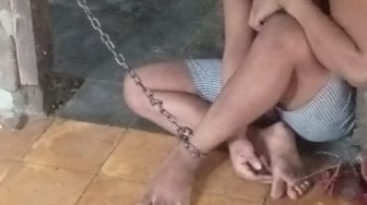 4 Bocah Dirantai dan Kelaparan di Rumah, Terbongkar Usai Satu Anak Nekat Curi Kota Amal Masjid