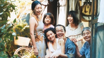 Ulasan Film 'Shoplifters,' Ketika Mencuri Mampu Membentuk Sebuah Keluarga