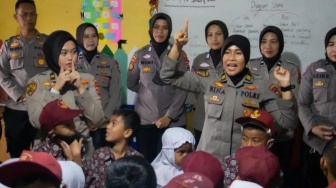 Siswa SD Terdampak Erupsi Gunung Marapi Dapat Pendampingan Trauma Healing