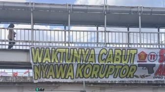 Ngeri! Viral Spanduk Partai Gerindra: Waktunya Cabut Nyawa Koruptor