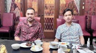 Ahmad Sahroni Foto Bareng Gibran Bikin Riuh Netizen: Kode Prabowo Menang Satu Putaran