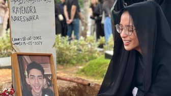 Sudah Bisa Senyum Lagi, Ini 9 Potret Kebersamaan Kaneishia Yusuf dan Almarhum Kekasih