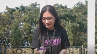 8 Potret Prilly Latuconsina di Syuting Perdana Film Temurun, Happy Jadi Produser