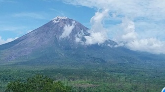Gunung Semeru Erupsi Lagi, Letusan Sampai Setinggi 800 Meter