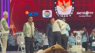 Anies Langsung Peluk Erat Cak Imin Usai Debat Cawapres, Sampai Goyang-goyangkan Tubuh!