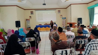 Seru! Berbagi Ilmu Bersama Lansia di PSTW Budi Luhur Kota Jambi