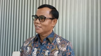 Bagi-bagi Uang untuk Anak Yatim di Depan Rumah, Haji Faisal Dikecam Warganet Dibilang Riya