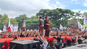 Kampanye Ganjar-Mahfud di Bandung, Slank Bawakan Lagu Orkes Sakit Hati Hingga Ajak Megawati Joget