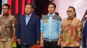 Debat Cawapres Pakai Jaket Klan Naruto, Gibran Rakabuming Diledek Salah Kostum