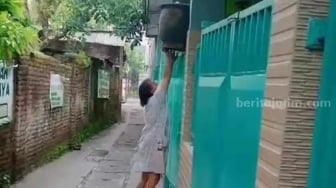 Viral Tetangga Buang Sampah di Teras Kos Mojokerto, Alasannya Bikin Ikut Geregetan