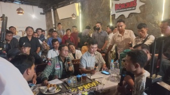 Tabrak Pernyataan Khofifah Soal Prabowo Gibran Serupa Abu Bakar dan Ali, Mahfud MD Sentil Soal Taat Hukum