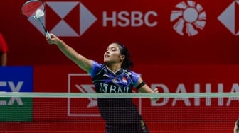 Pebulu tangkis Tunggal Putri Indonesia Gregoria Mariska Tunjung saat bertanding dengan Tunggal Putri Jerman Yvonne Li dalam babak 32 besar turnamen Indonesia Masters 2024 di Istora Senayan, Jakarta, Selasa (24/1/2024). [Suara.com/Alfian Winanto]