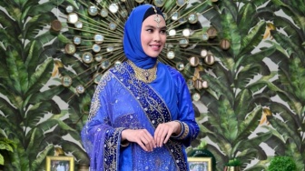 Kartika Putri Berobat ke Singapura karena Wajah Melepuh, Outfit Anak-anaknya Ternyata Mahal Banget!